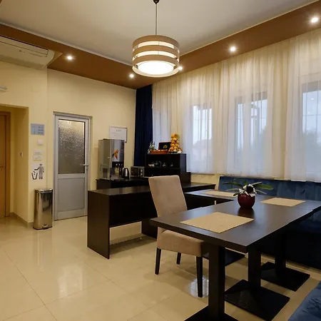 Airport Garni 3* בלגרד