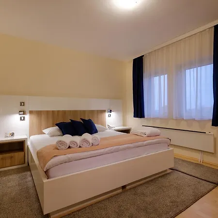 Hotel Airport Garni 3*