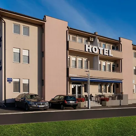 Hotel Airport Garni 3*