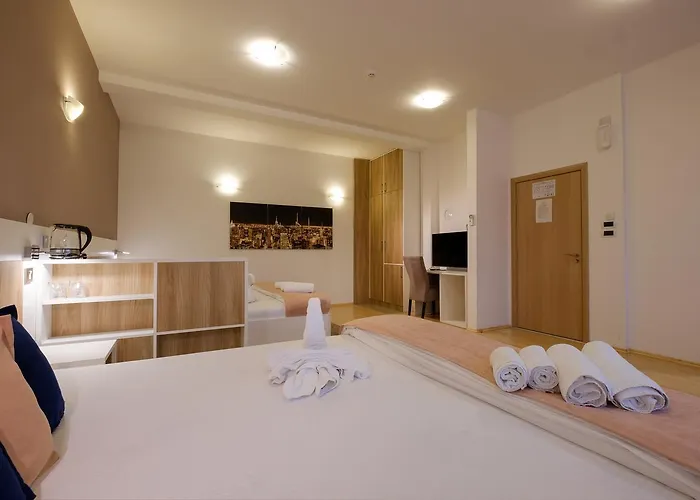 Hotel Airport Garni 3*