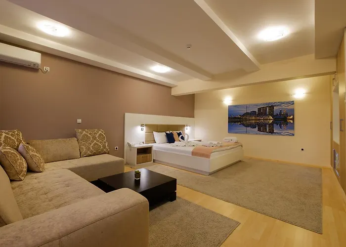 Hotel Airport Garni 3*