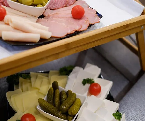 Hotel Airport Garni 3*