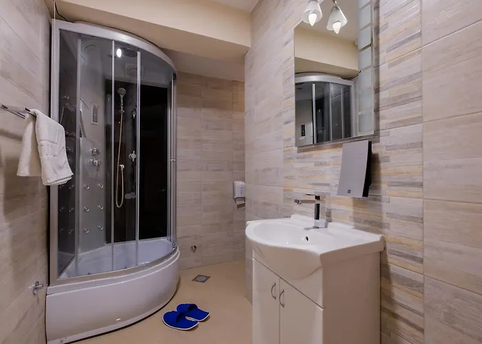 Hotel Airport Garni 3*